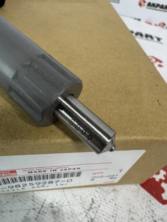 Топливная форсунка Denso 295050-1560 /  Isuzu 8-98259287-0 (Оригинал)